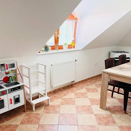 Apartman Se Zahradou 20 Minut Do Centra Prahy Ořech Zewnętrze zdjęcie