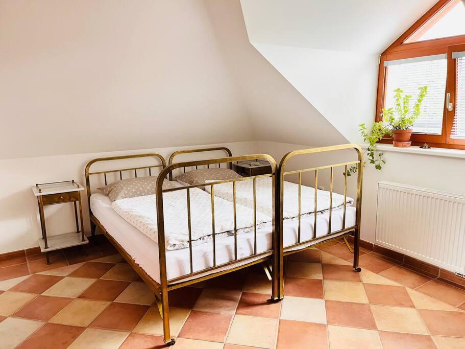 Apartman Se Zahradou 20 Minut Do Centra Prahy Ořech Zewnętrze zdjęcie