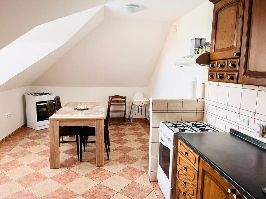 Apartman Se Zahradou 20 Minut Do Centra Prahy Ořech Zewnętrze zdjęcie