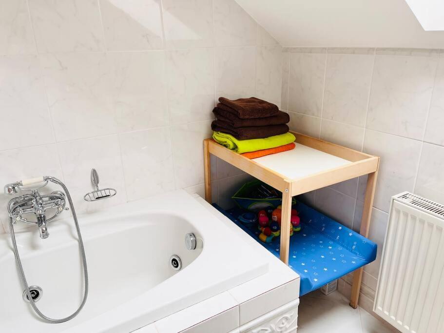 Apartman Se Zahradou 20 Minut Do Centra Prahy Ořech Zewnętrze zdjęcie