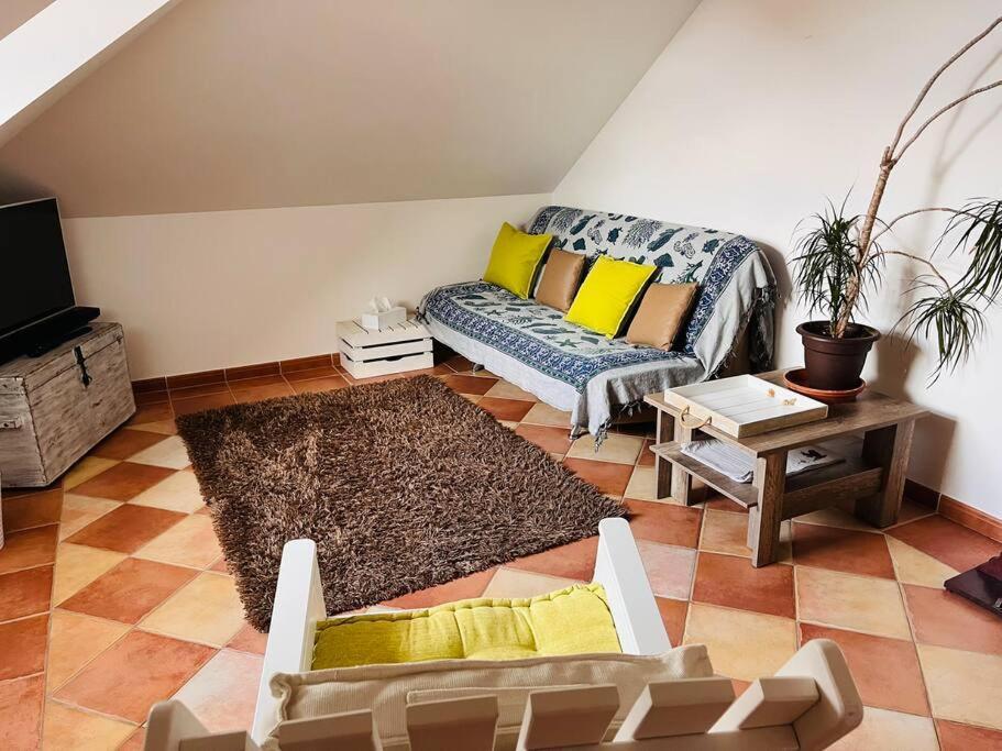 Apartman Se Zahradou 20 Minut Do Centra Prahy Ořech Zewnętrze zdjęcie